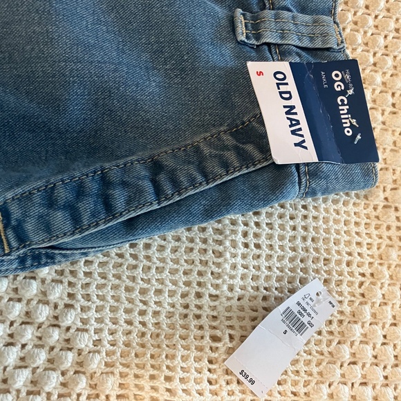 two pair of  cropped casual pants - Picture 5 of 7